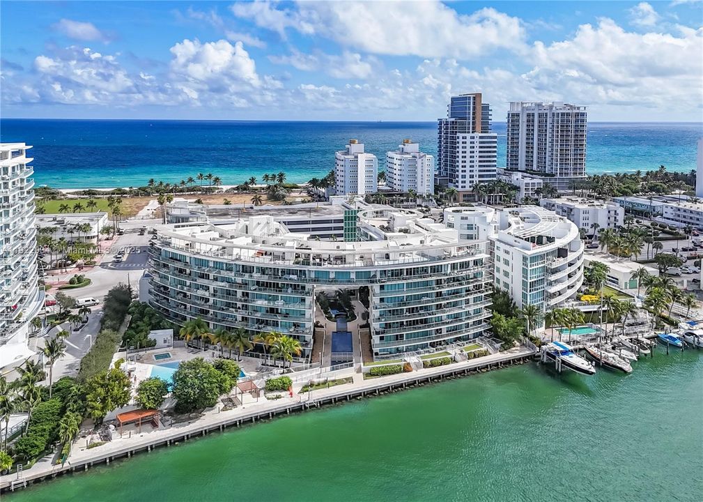 待售: $600,000 (2 贝兹, 2 浴室, 958 平方英尺)