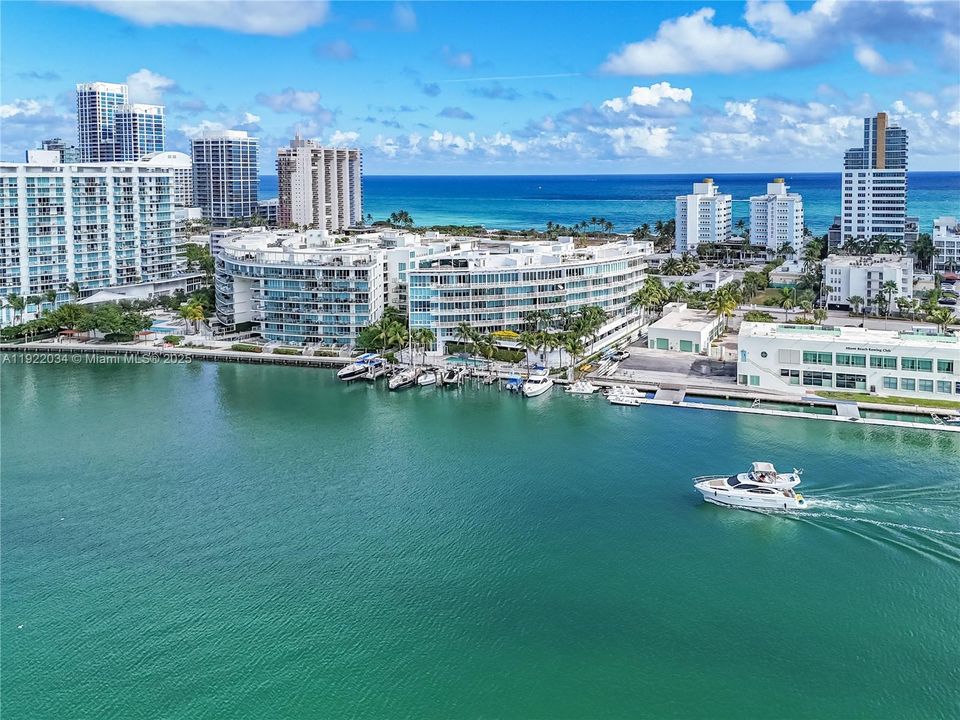 待售: $600,000 (2 贝兹, 2 浴室, 958 平方英尺)