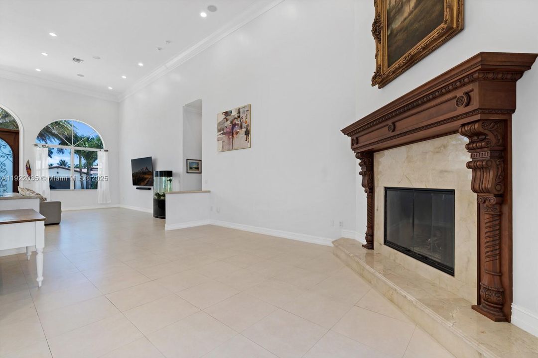 For Sale: $2,749,000 (4 beds, 3 baths, 3106 Square Feet)