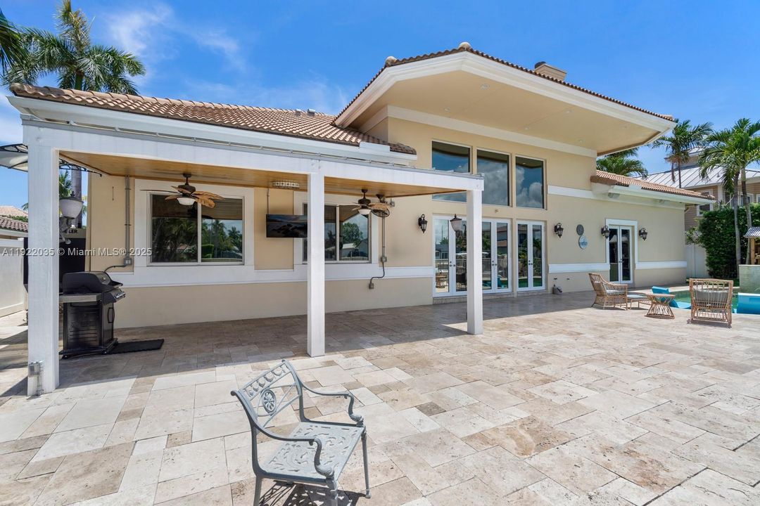 For Sale: $2,749,000 (4 beds, 3 baths, 3106 Square Feet)