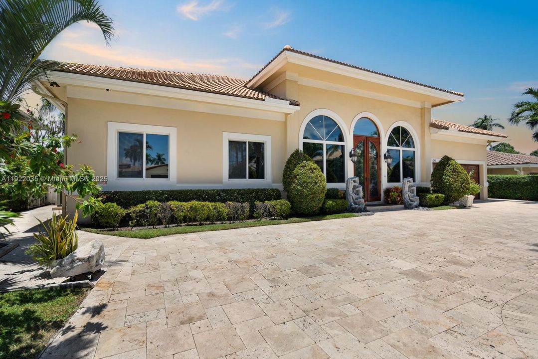 For Sale: $2,749,000 (4 beds, 3 baths, 3106 Square Feet)