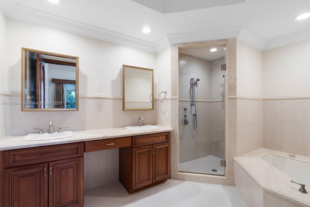 For Sale: $2,749,000 (4 beds, 3 baths, 3106 Square Feet)