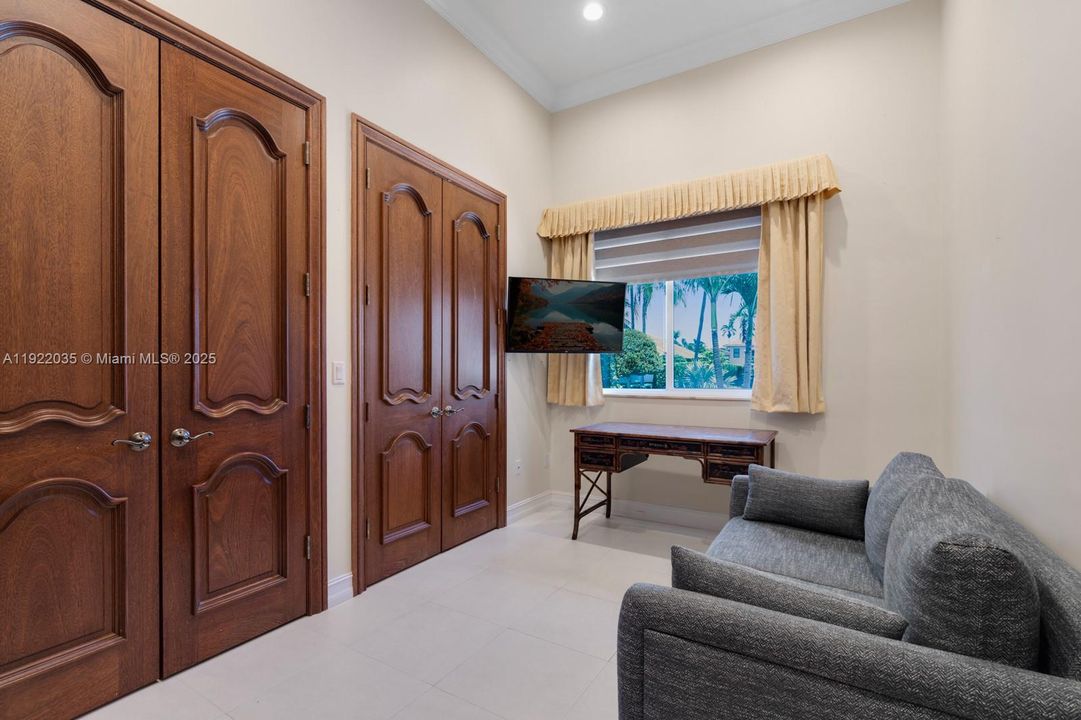 For Sale: $2,749,000 (4 beds, 3 baths, 3106 Square Feet)