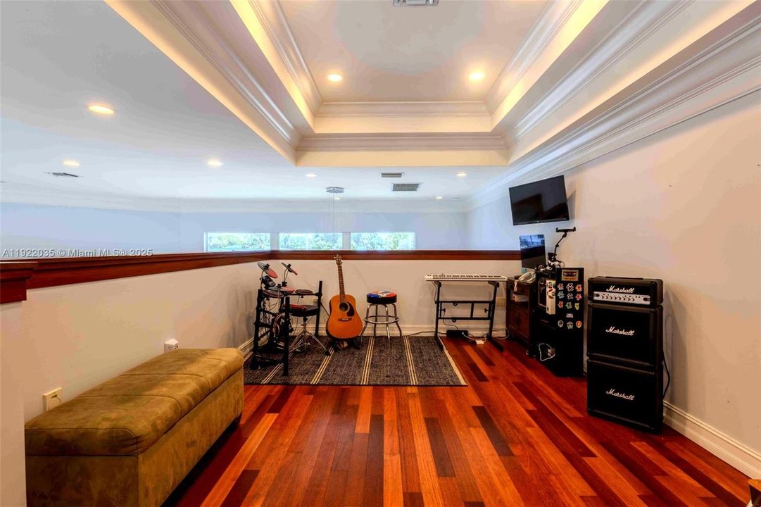 For Sale: $2,749,000 (4 beds, 3 baths, 3106 Square Feet)