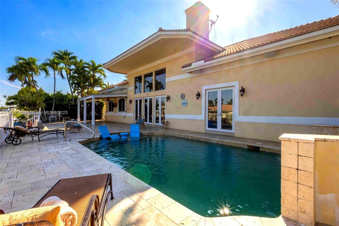 For Sale: $2,749,000 (4 beds, 3 baths, 3106 Square Feet)