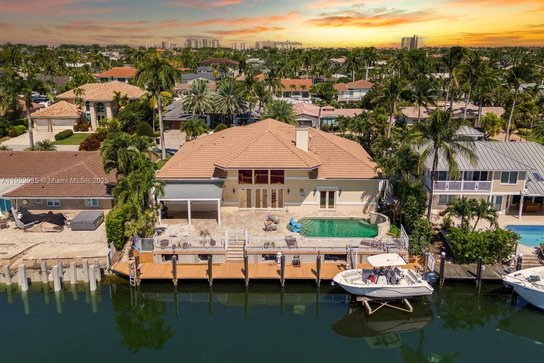 For Sale: $2,749,000 (4 beds, 3 baths, 3106 Square Feet)