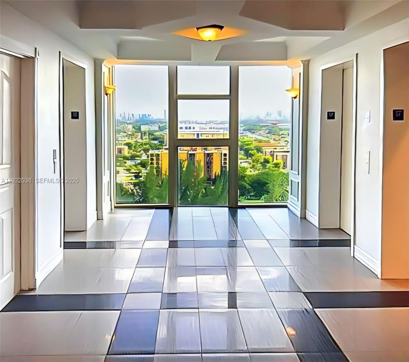 For Sale: $288,000 (1 beds, 1 baths, 685 Square Feet)