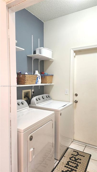 待售: $600,000 (3 贝兹, 2 浴室, 2222 平方英尺)