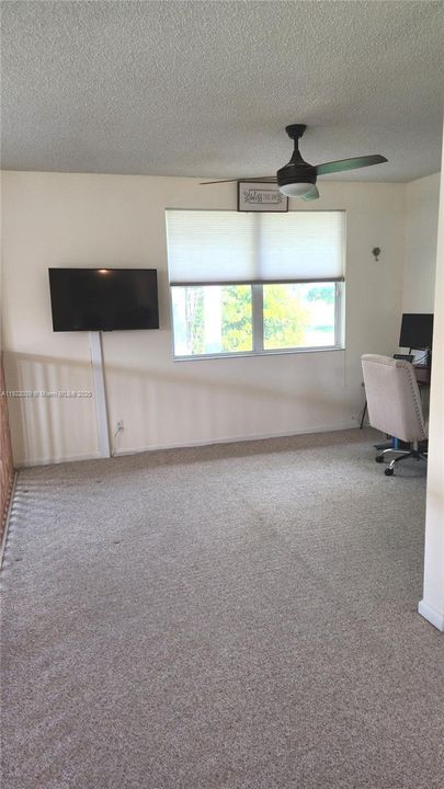 LOFT / OFFICE POSSIBLE 4TH BEDROOM