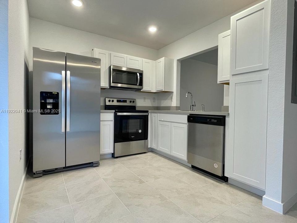 待售: $337,000 (3 贝兹, 3 浴室, 1272 平方英尺)