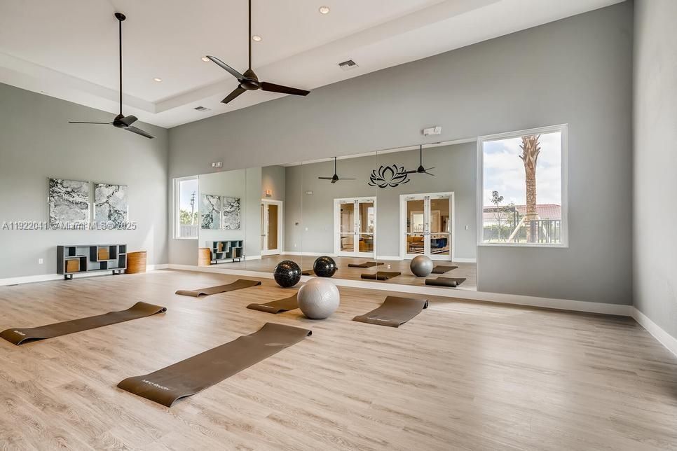 待售: $337,000 (3 贝兹, 3 浴室, 1272 平方英尺)