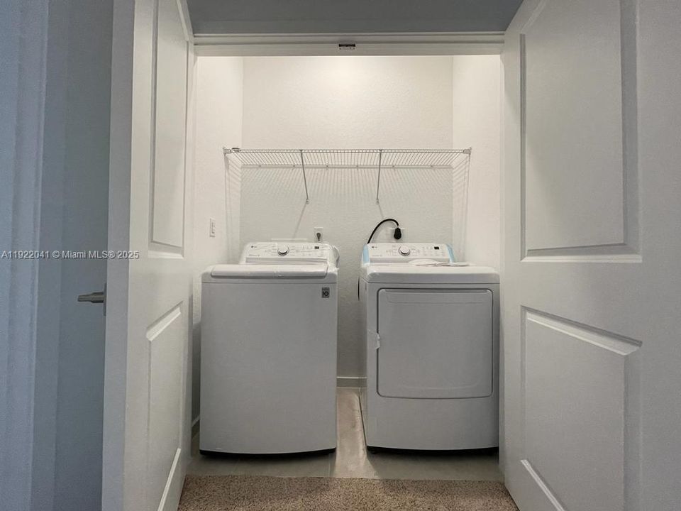 待售: $337,000 (3 贝兹, 3 浴室, 1272 平方英尺)