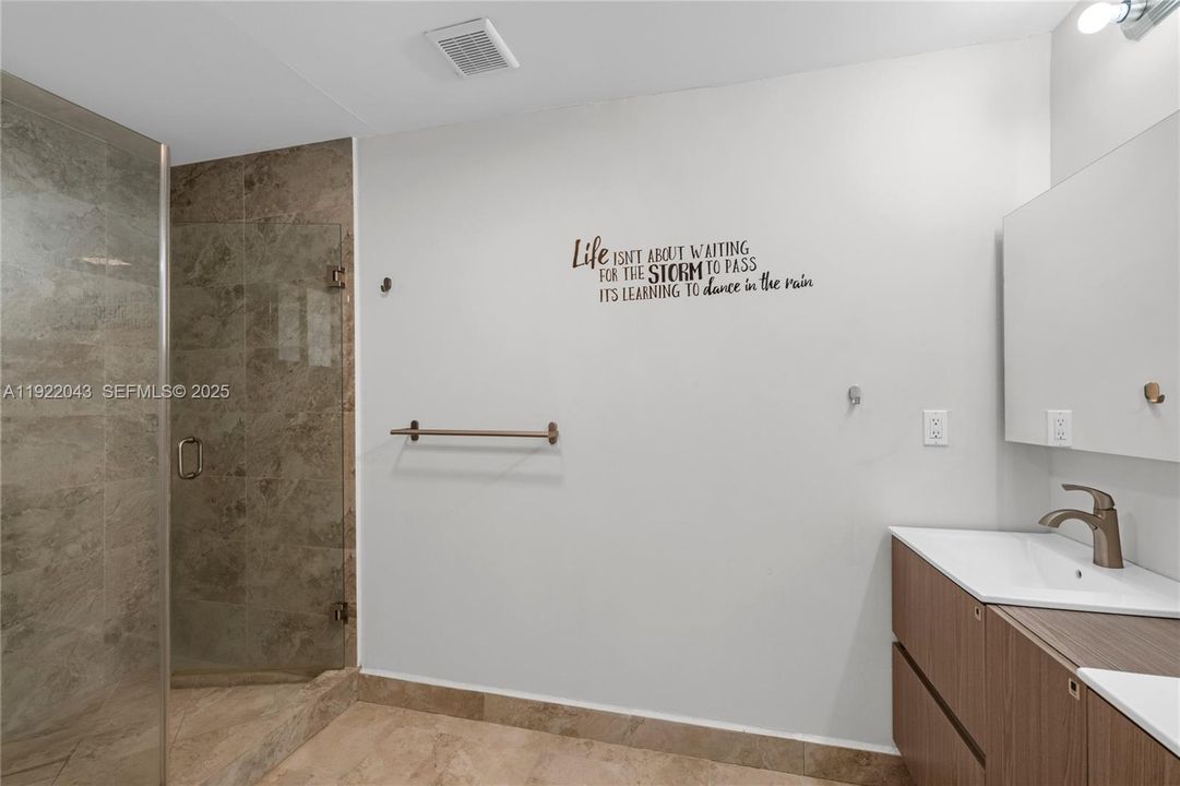 For Sale: $997,500 (3 beds, 2 baths, 1903 Square Feet)