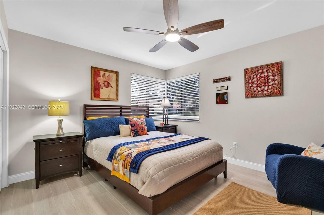 For Sale: $997,500 (3 beds, 2 baths, 1903 Square Feet)