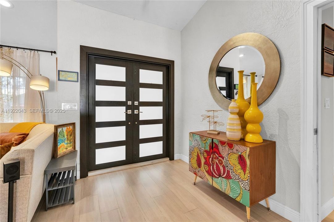 For Sale: $997,500 (3 beds, 2 baths, 1903 Square Feet)