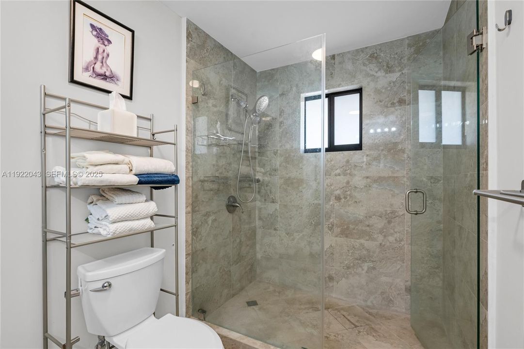 For Sale: $997,500 (3 beds, 2 baths, 1903 Square Feet)