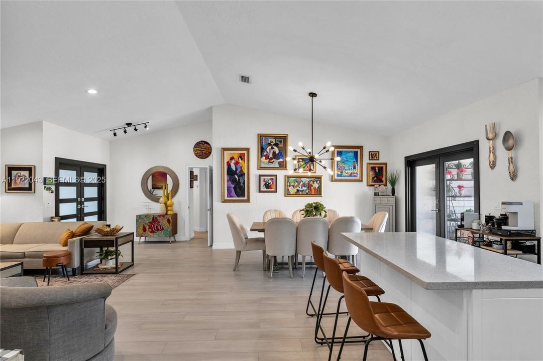 For Sale: $997,500 (3 beds, 2 baths, 1903 Square Feet)