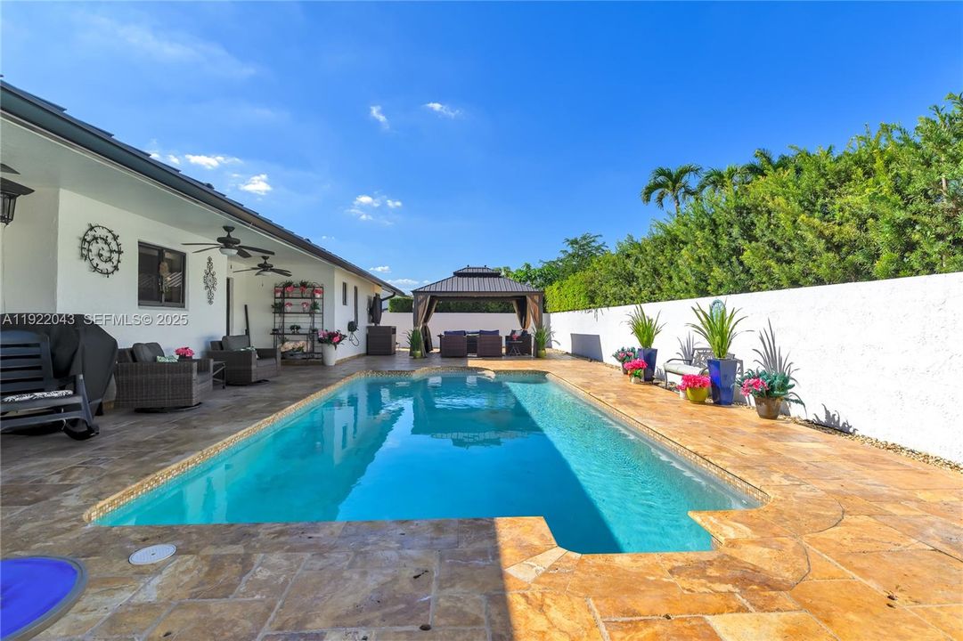 For Sale: $997,500 (3 beds, 2 baths, 1903 Square Feet)