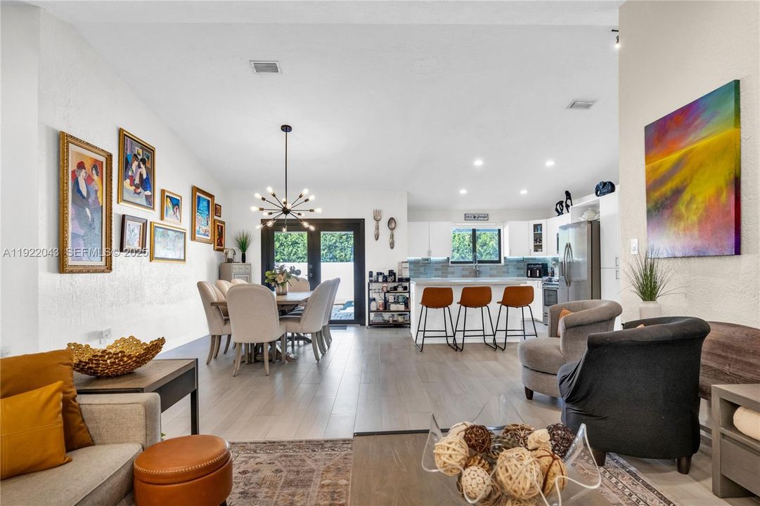 For Sale: $997,500 (3 beds, 2 baths, 1903 Square Feet)