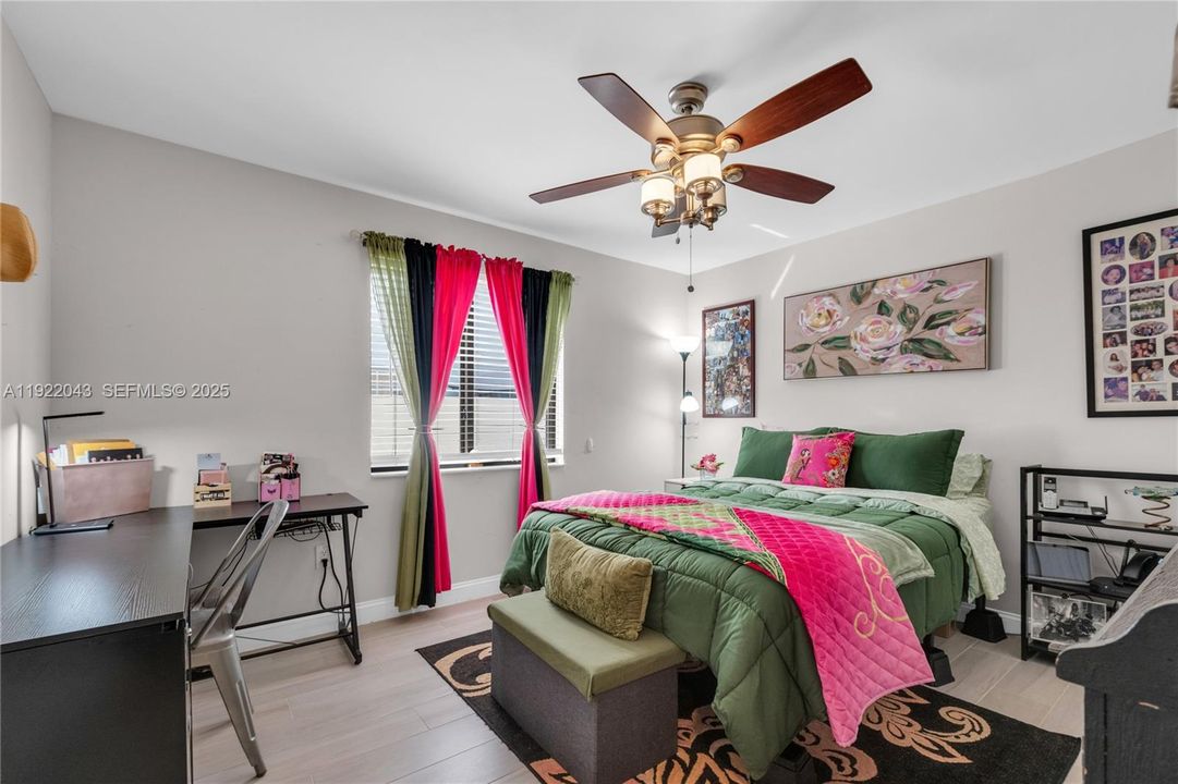 For Sale: $997,500 (3 beds, 2 baths, 1903 Square Feet)