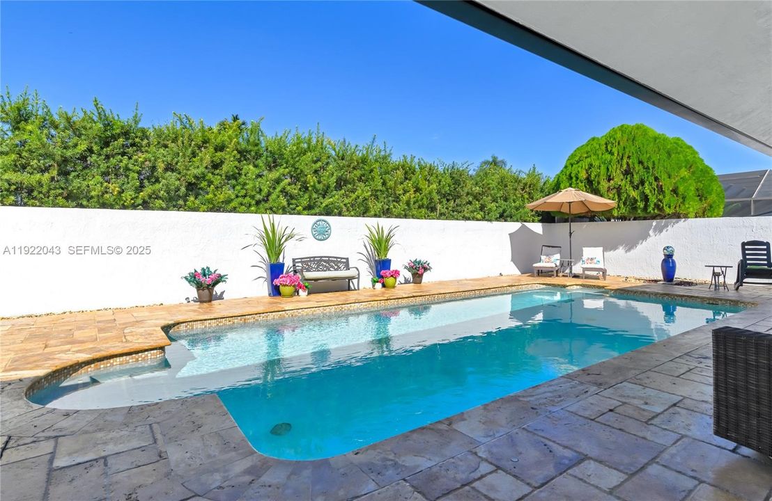 For Sale: $997,500 (3 beds, 2 baths, 1903 Square Feet)