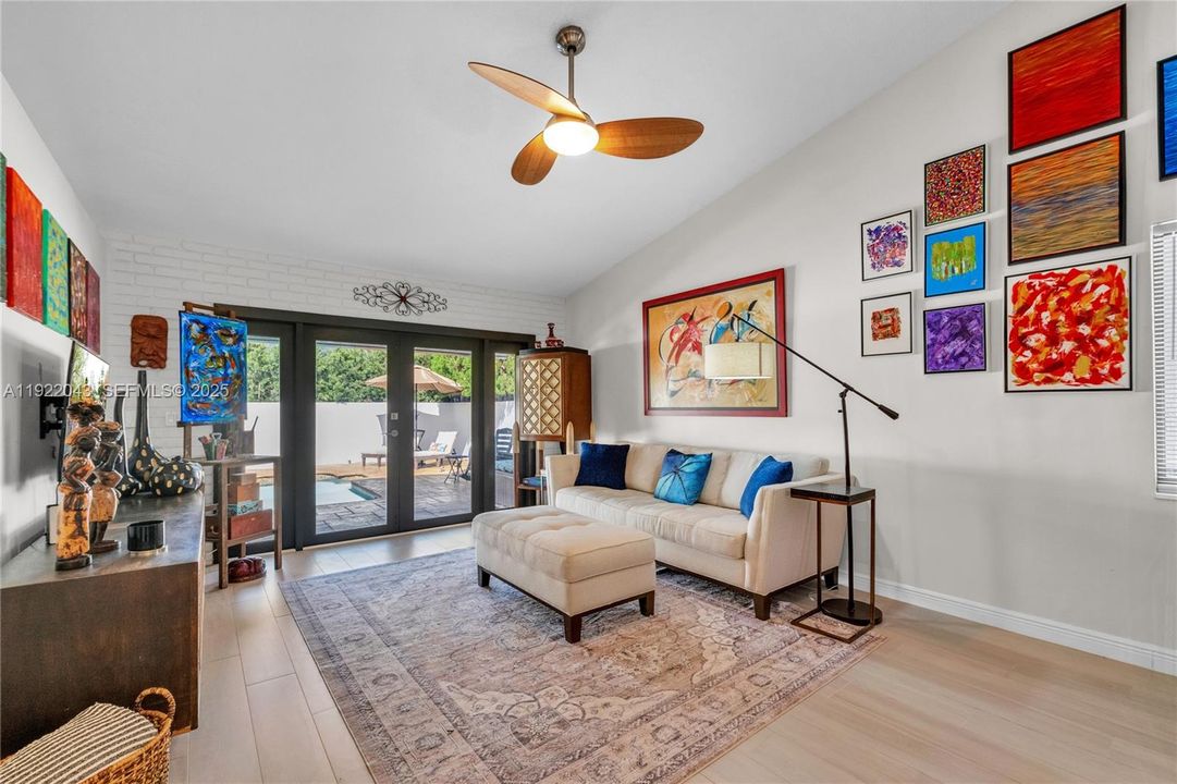 For Sale: $997,500 (3 beds, 2 baths, 1903 Square Feet)