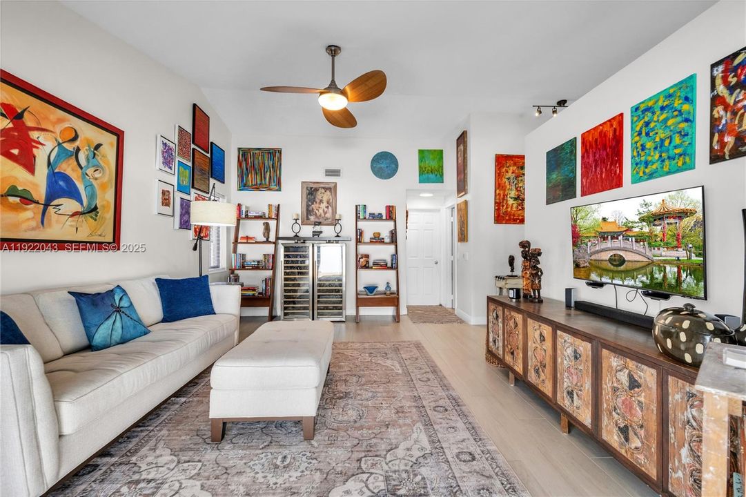 For Sale: $997,500 (3 beds, 2 baths, 1903 Square Feet)