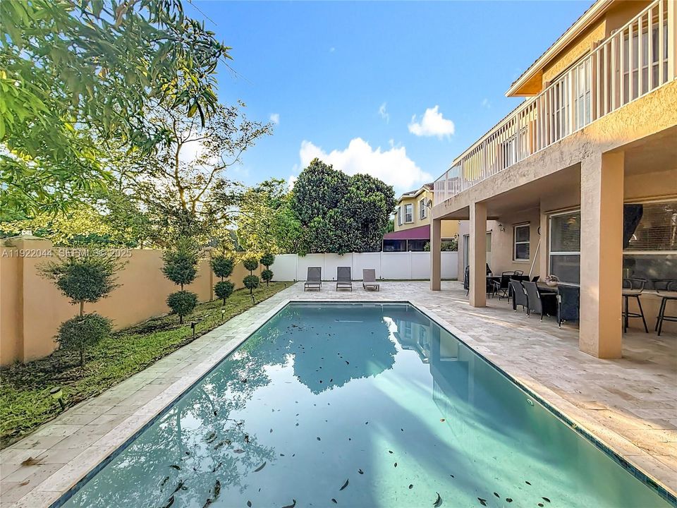 待售: $1,000,000 (5 贝兹, 3 浴室, 3501 平方英尺)