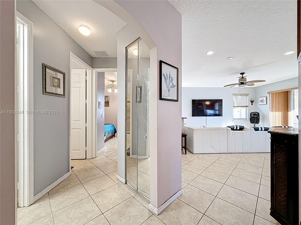 待售: $1,000,000 (5 贝兹, 3 浴室, 3501 平方英尺)