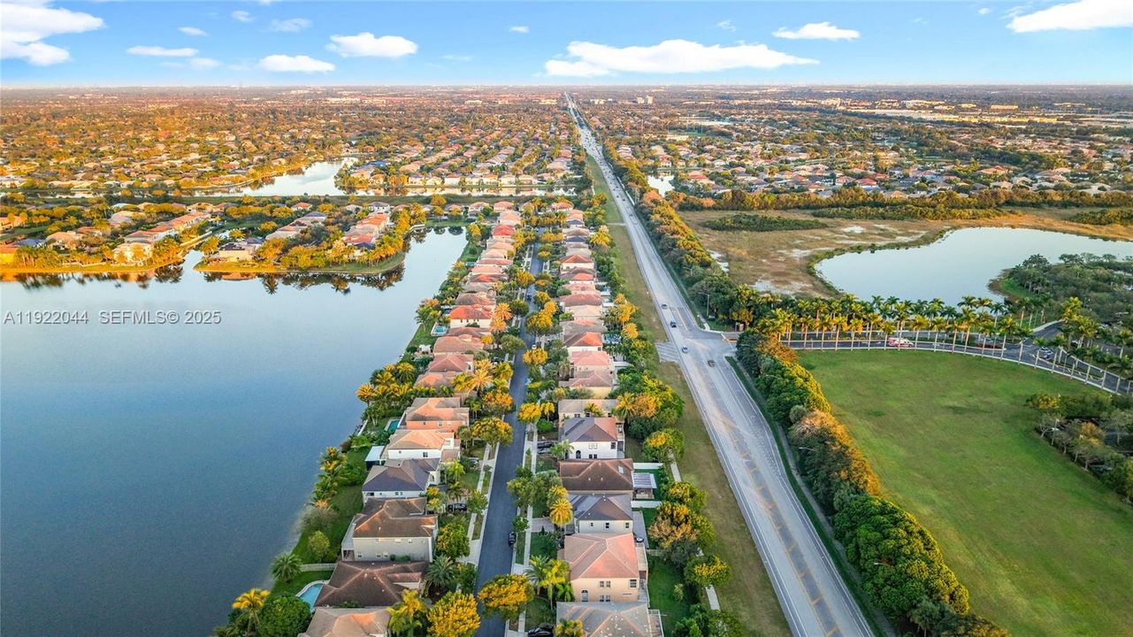 待售: $1,000,000 (5 贝兹, 3 浴室, 3501 平方英尺)