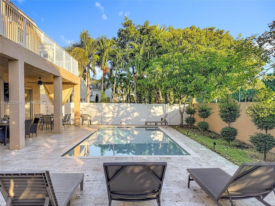 待售: $1,000,000 (5 贝兹, 3 浴室, 3501 平方英尺)