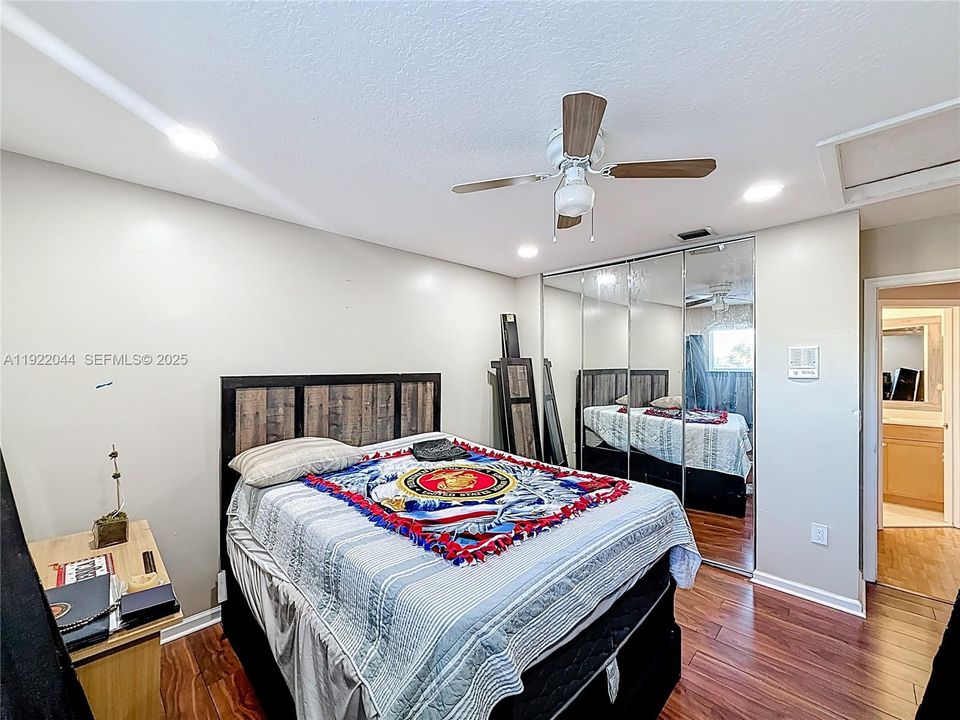 待售: $1,000,000 (5 贝兹, 3 浴室, 3501 平方英尺)