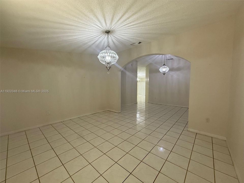 For Sale: $729,900 (4 beds, 2 baths, 1786 Square Feet)