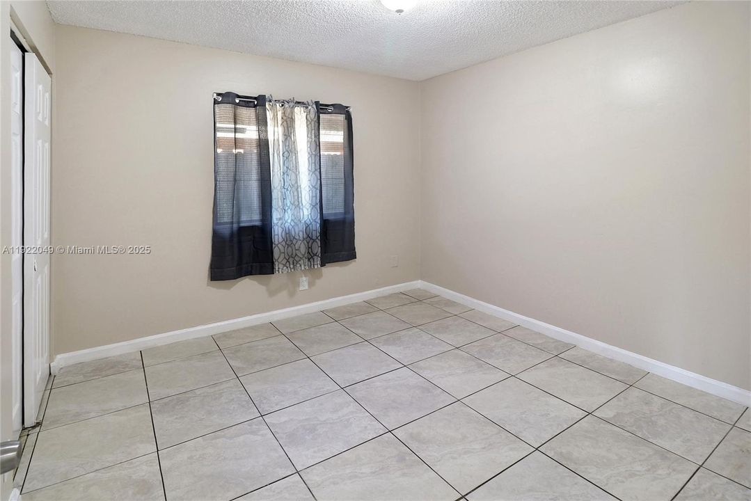For Sale: $365,000 (4 beds, 2 baths, 1180 Square Feet)