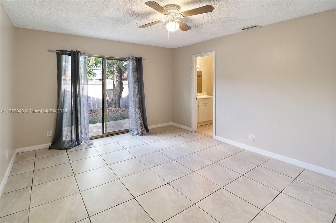 For Sale: $365,000 (4 beds, 2 baths, 1180 Square Feet)