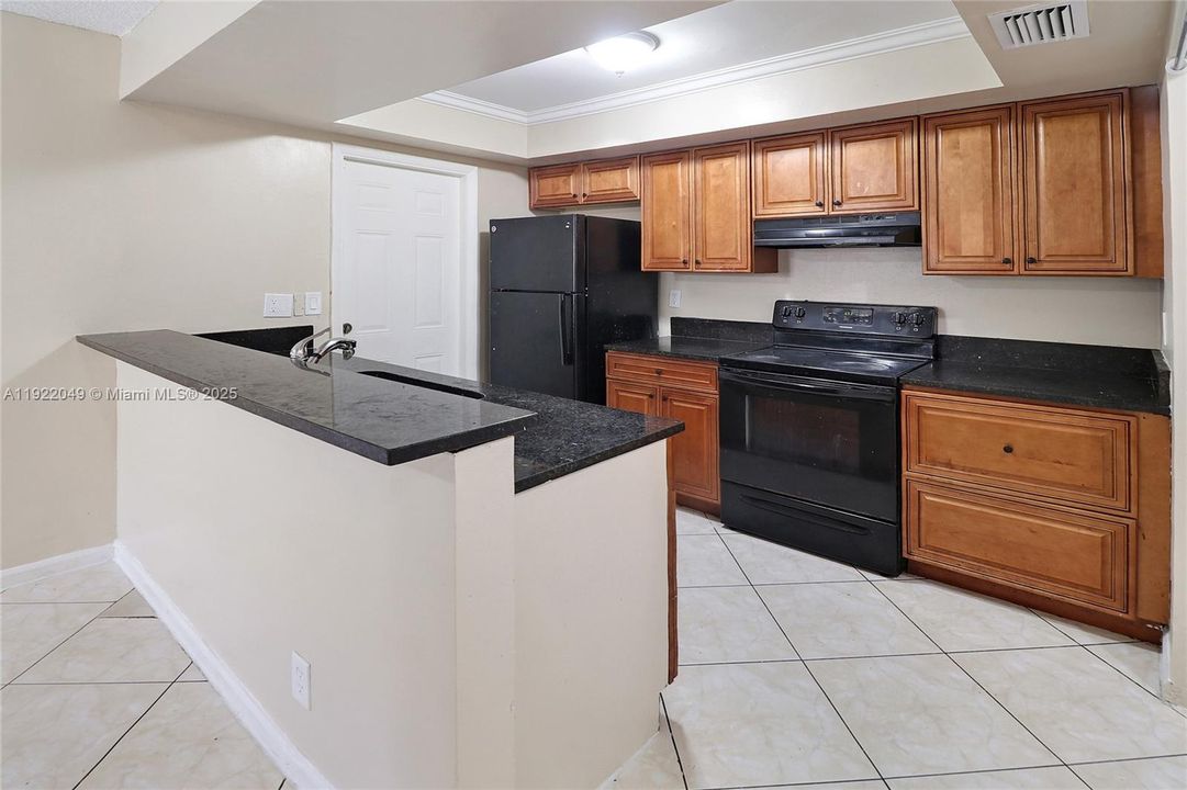 For Sale: $365,000 (4 beds, 2 baths, 1180 Square Feet)