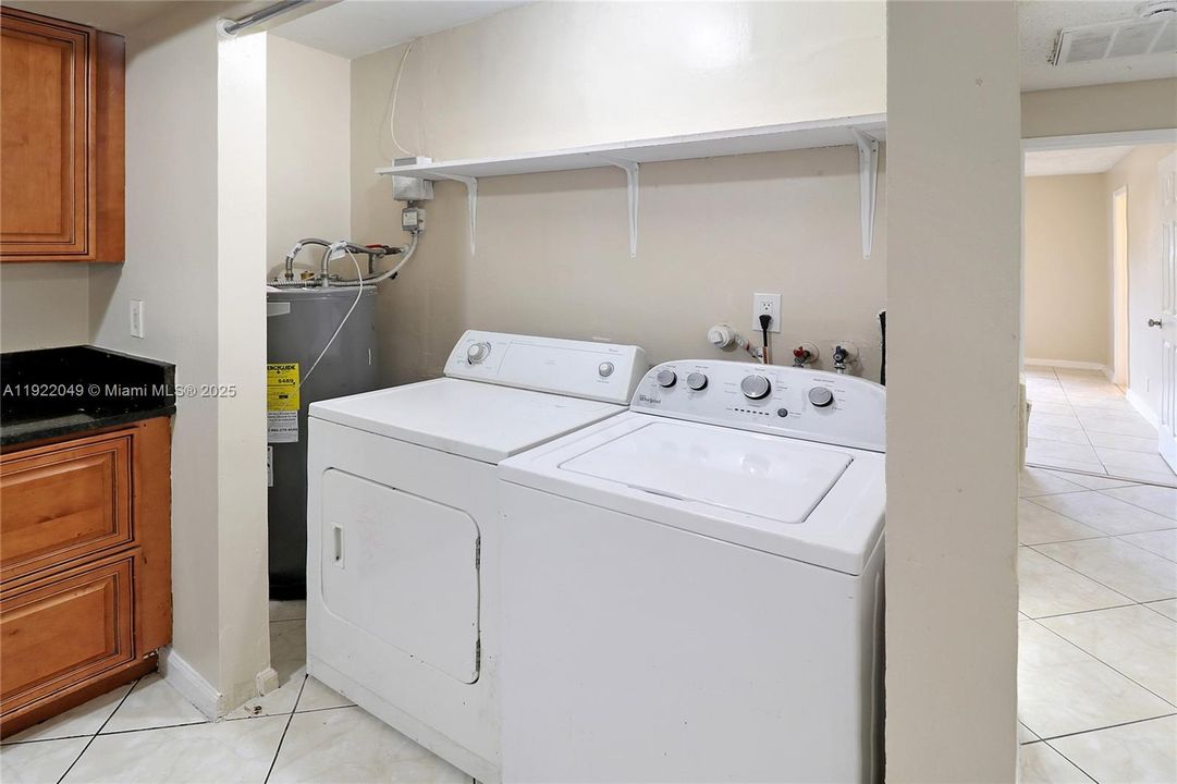 For Sale: $365,000 (4 beds, 2 baths, 1180 Square Feet)