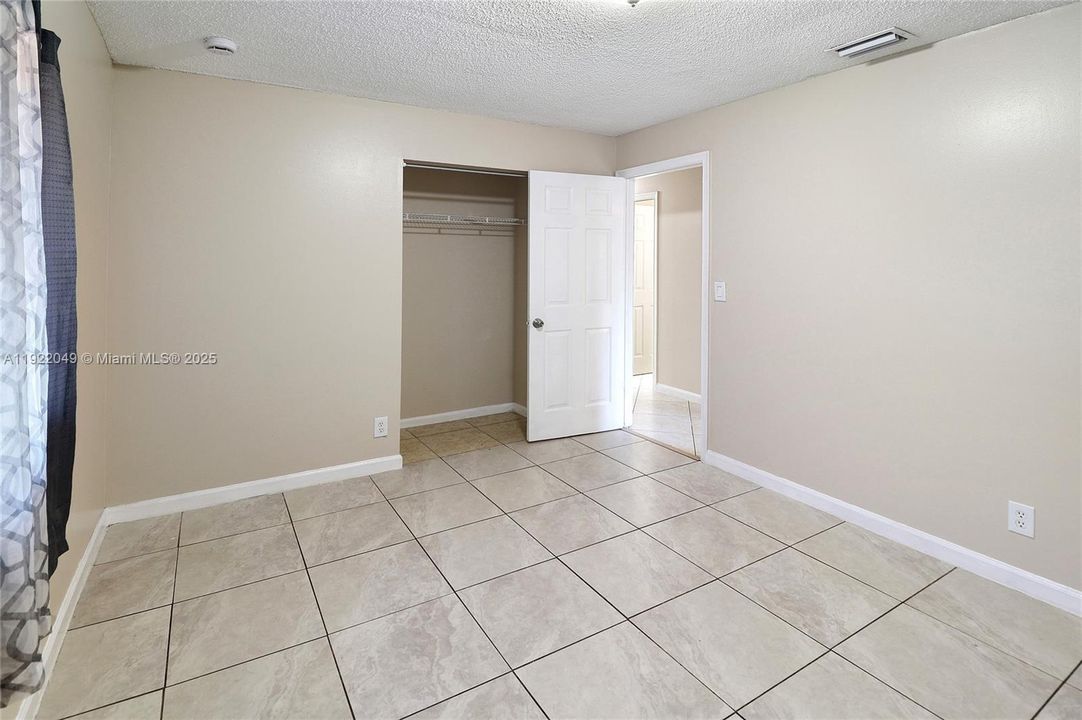 For Sale: $365,000 (4 beds, 2 baths, 1180 Square Feet)
