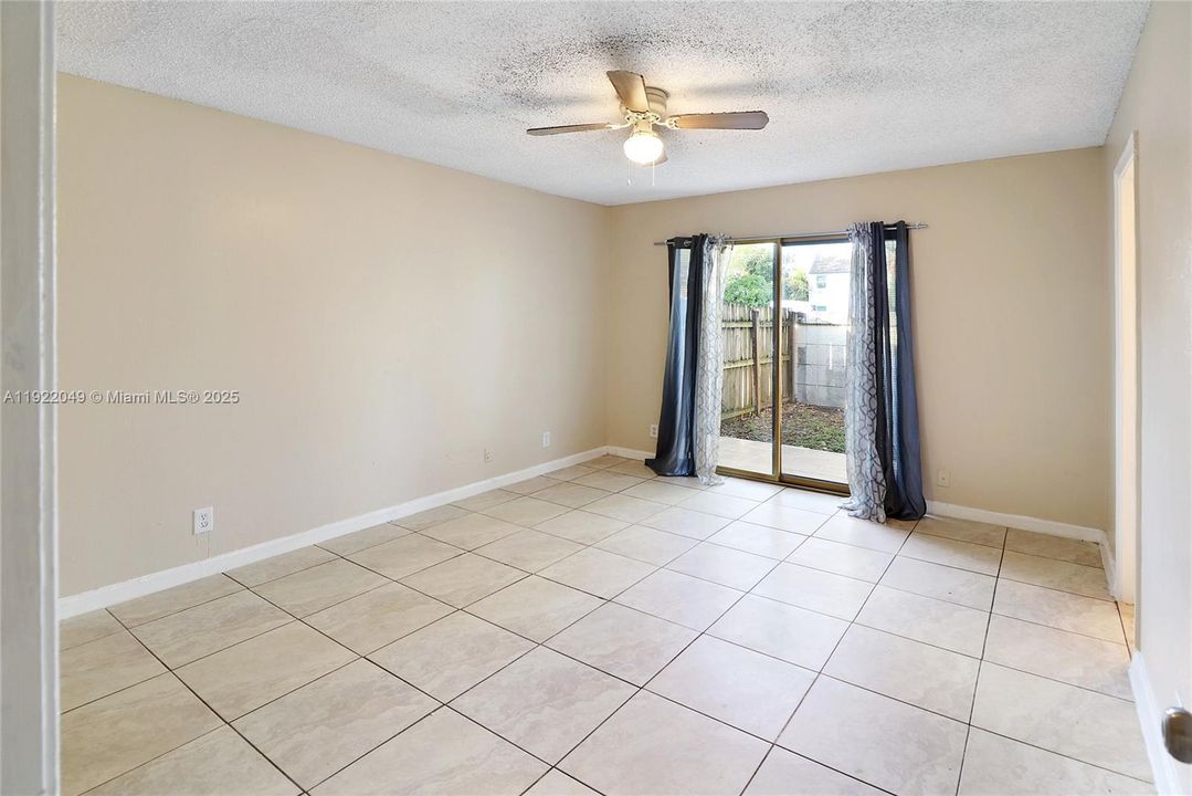 For Sale: $365,000 (4 beds, 2 baths, 1180 Square Feet)