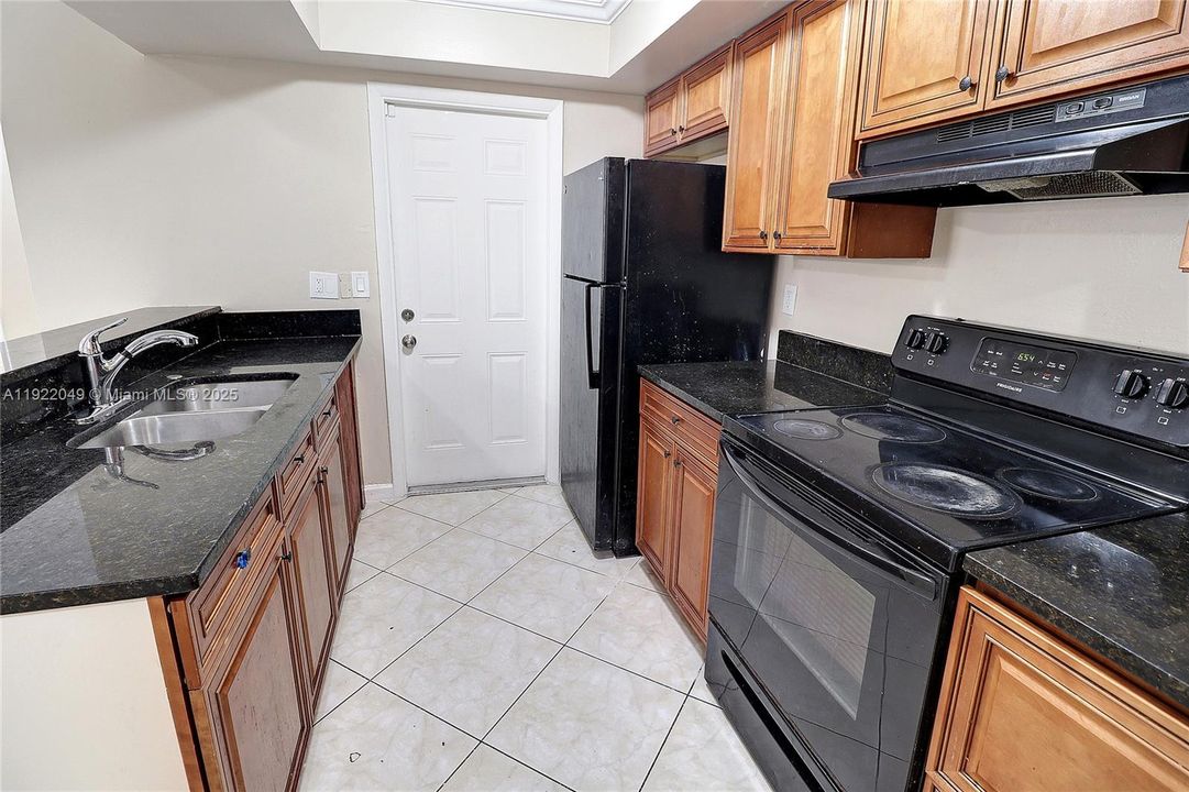 For Sale: $365,000 (4 beds, 2 baths, 1180 Square Feet)