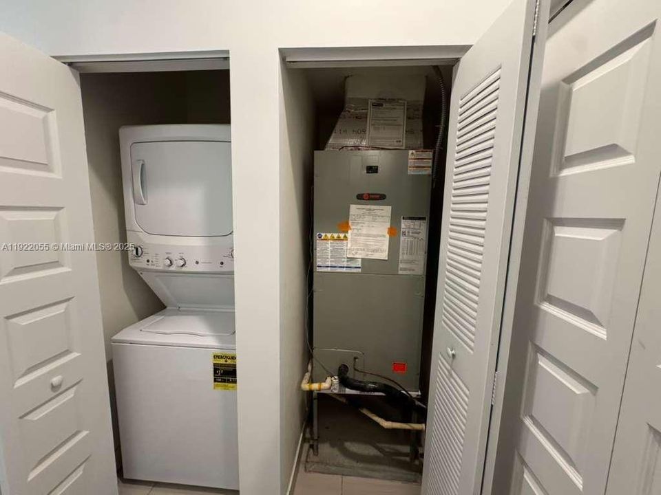 出租: $3,500 (3 贝兹, 2 浴室, 1517 平方英尺)