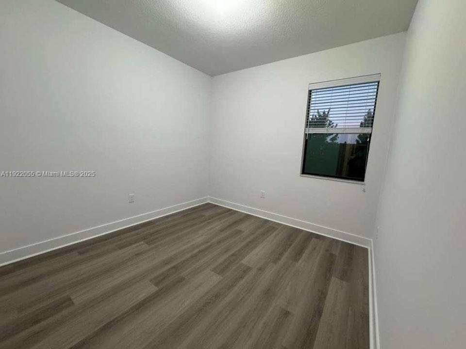 出租: $3,500 (3 贝兹, 2 浴室, 1517 平方英尺)