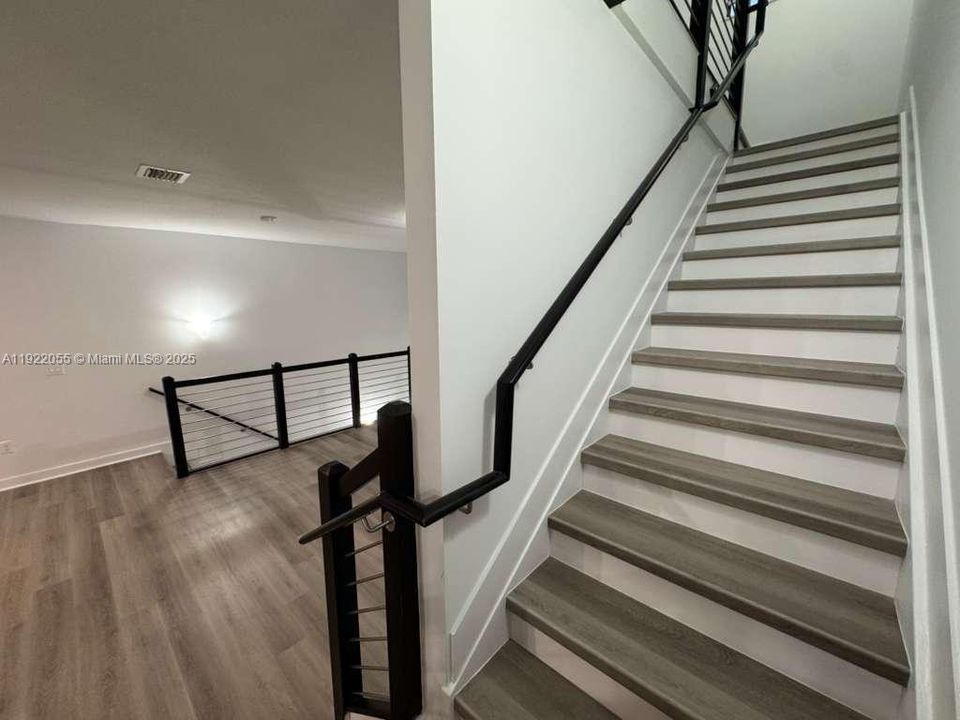 出租: $3,500 (3 贝兹, 2 浴室, 1517 平方英尺)