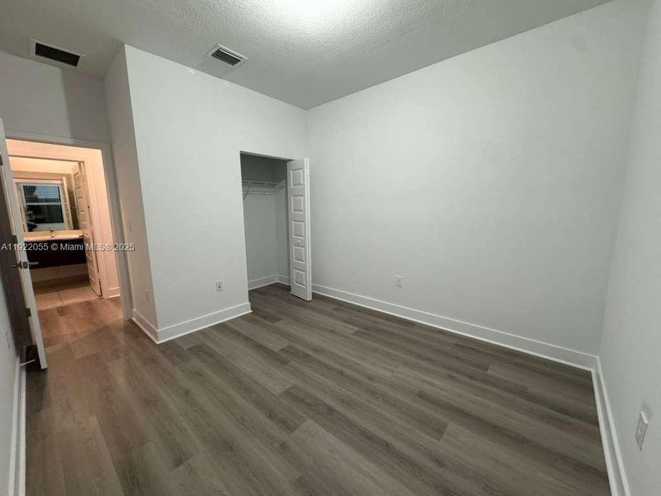 出租: $3,500 (3 贝兹, 2 浴室, 1517 平方英尺)