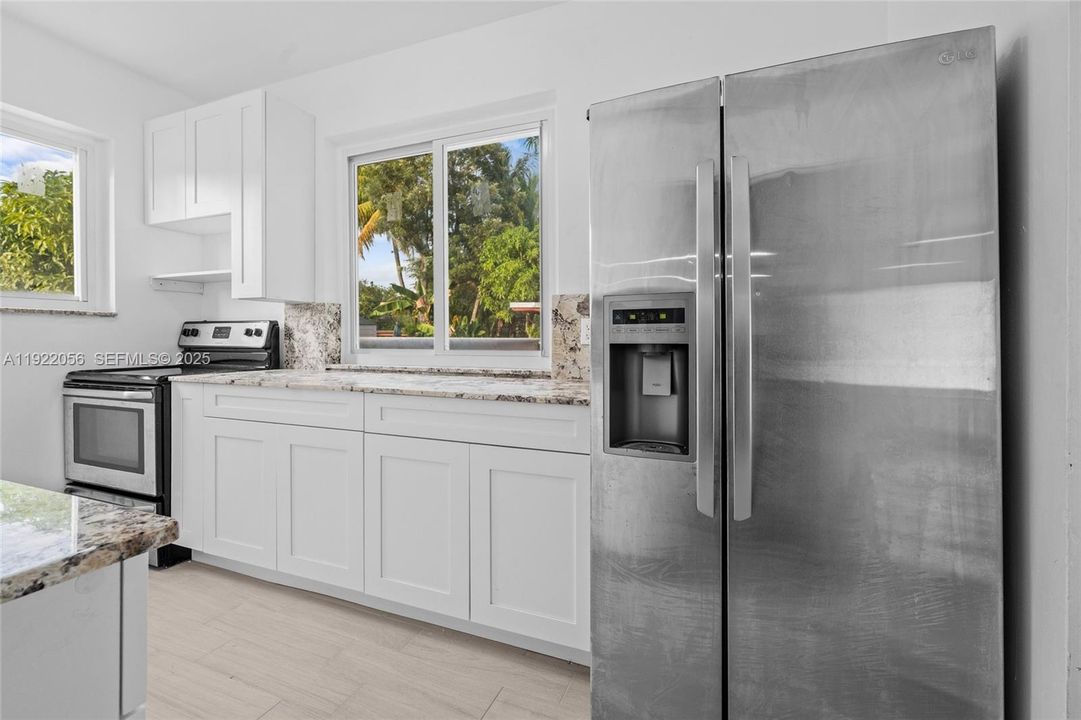 For Rent: $5,500 (5 beds, 4 baths, 1325 Square Feet)