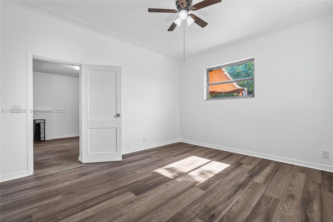 For Rent: $5,500 (5 beds, 4 baths, 1325 Square Feet)