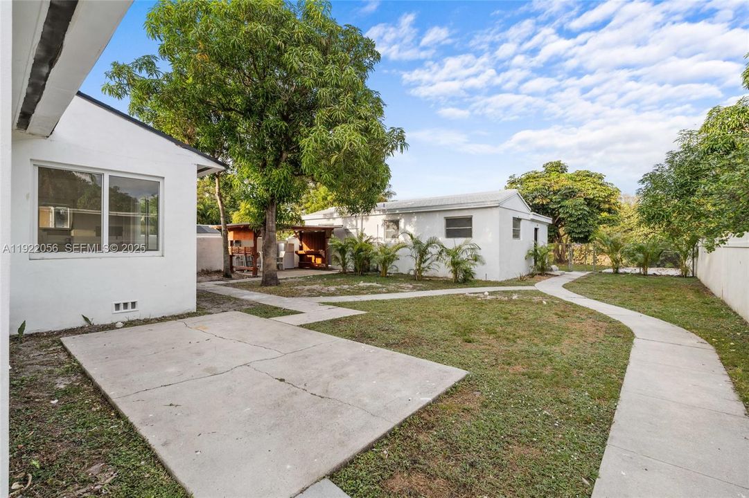 For Rent: $5,500 (5 beds, 4 baths, 1325 Square Feet)