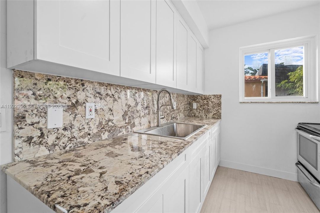 For Rent: $5,500 (5 beds, 4 baths, 1325 Square Feet)