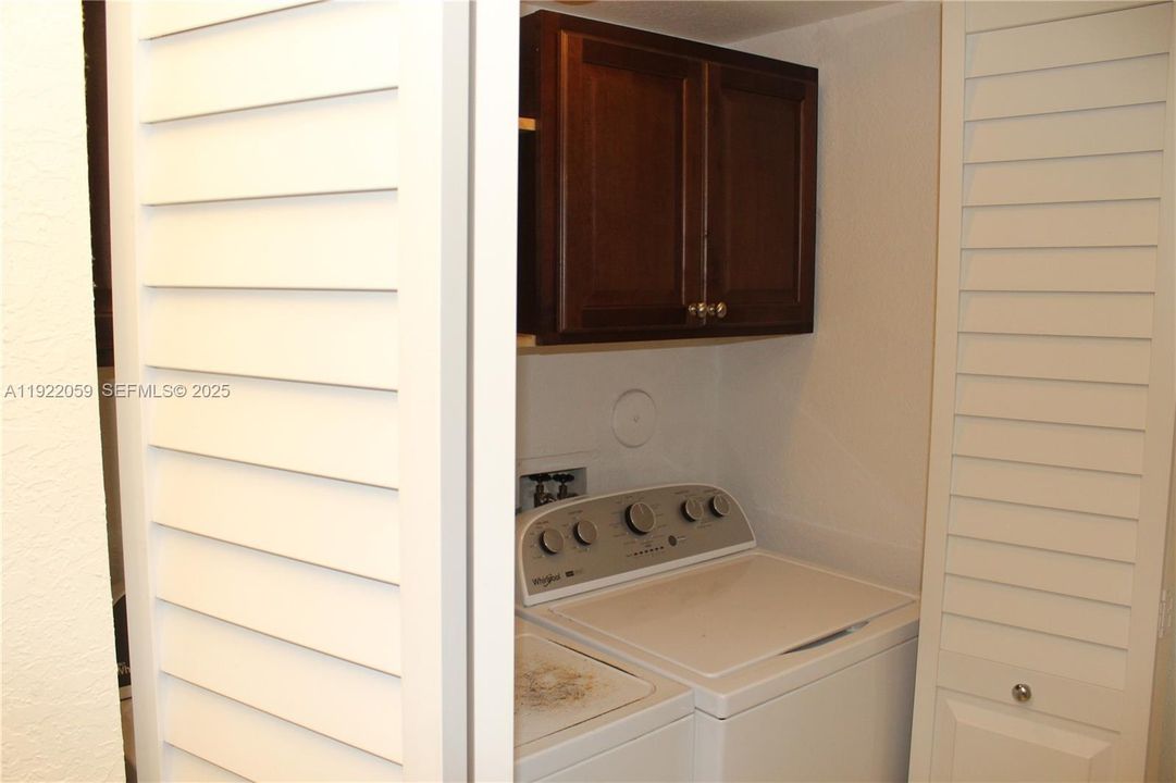 For Sale: $235,000 (2 beds, 2 baths, 986 Square Feet)