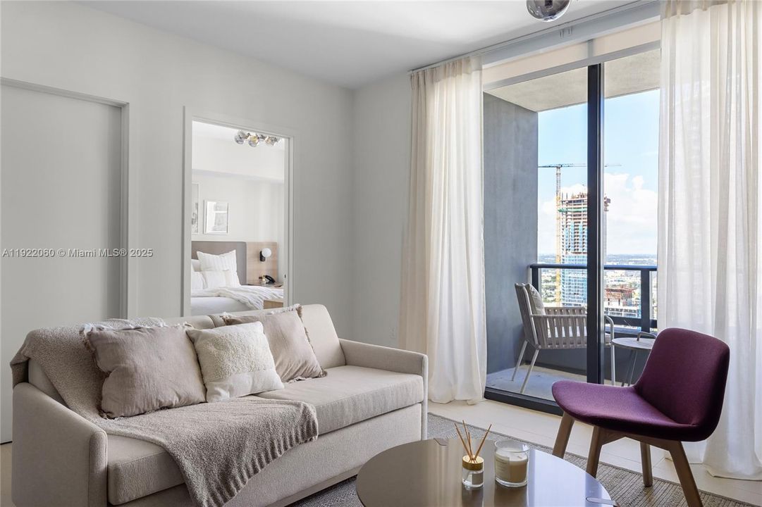 For Sale: $599,000 (1 beds, 1 baths, 588 Square Feet)